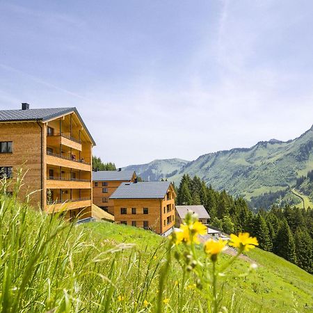 Alpenstolz Damuels Haus 1 - Stilvoll Urlauben In Den Bergen Apartamento Exterior foto